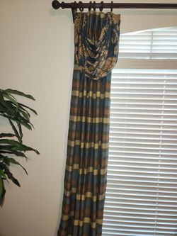 PAIR OF CURTAINS EXCELENT QUALITY 7'11  LONG LOCATED IN WYLIE