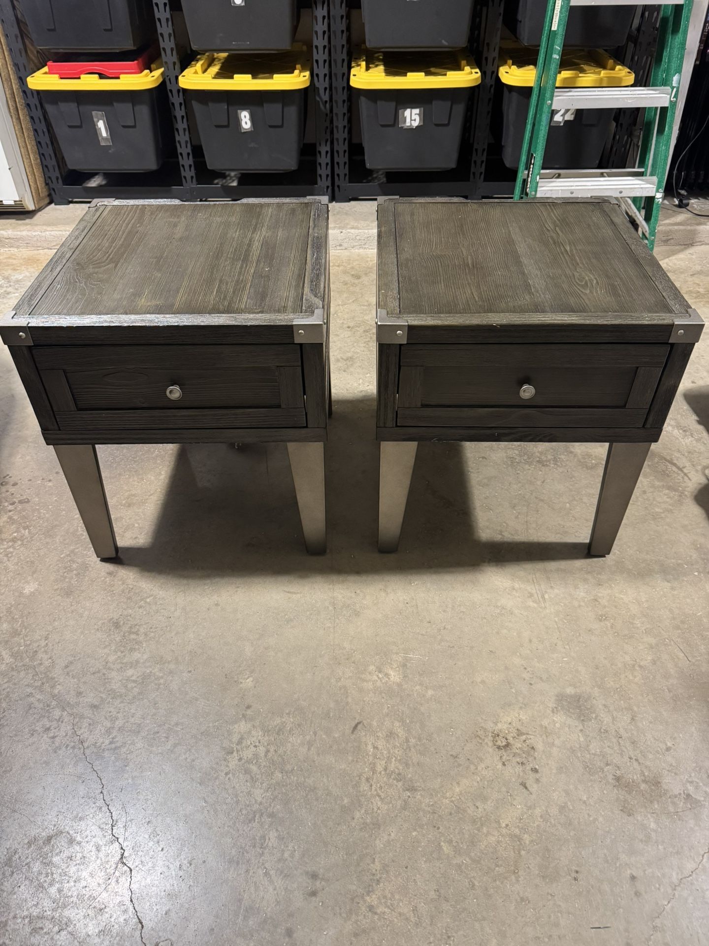Two Nightstands *** Excelent Condition ***
