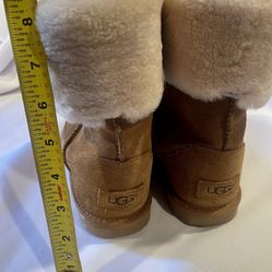 UGGs - Girl Size 3 - 8 inches tall 
