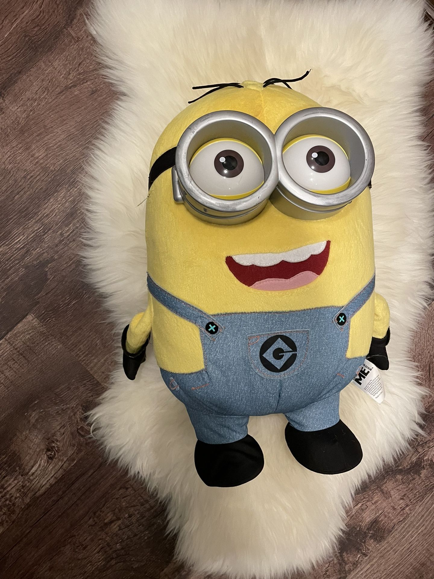 Despicable Me 3 Minion 16” Dave Plush Talking Pop Out Light Up Eyes Stuffed Toy