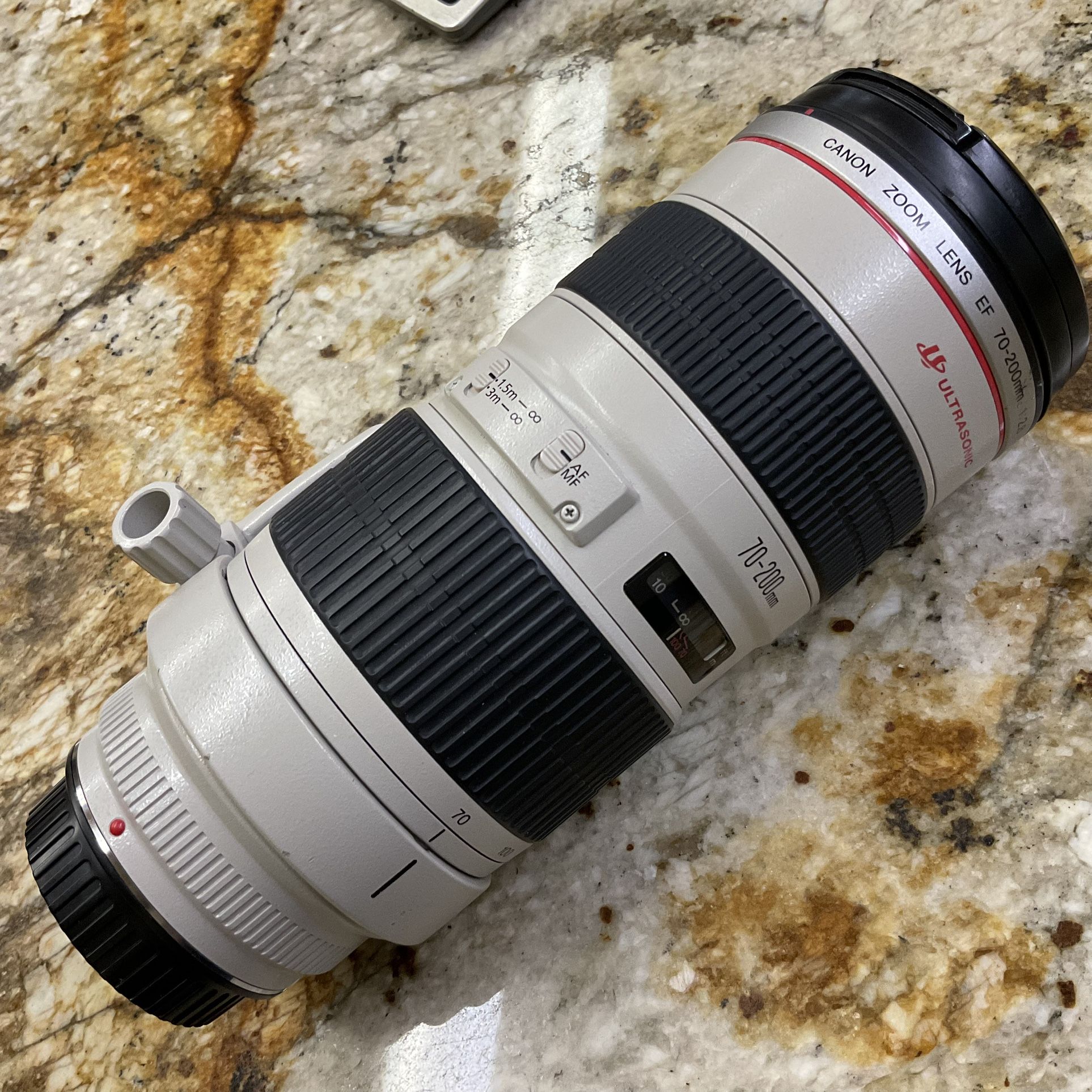 Canon EF 70-200mm f/2.8L USM Lens