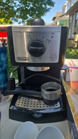 DeLonghi Espresso Cappuccino Machine w/ Steam Wand