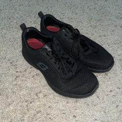 Slip Resistant Shoes Woman’s size 7.5