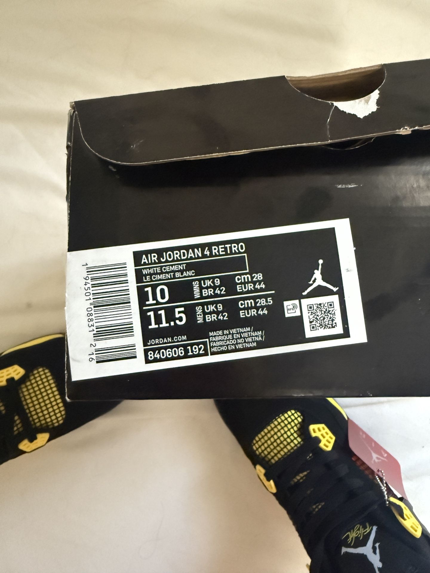 New In Box Nike Air Jordan 4 Retro Thunder Size 10