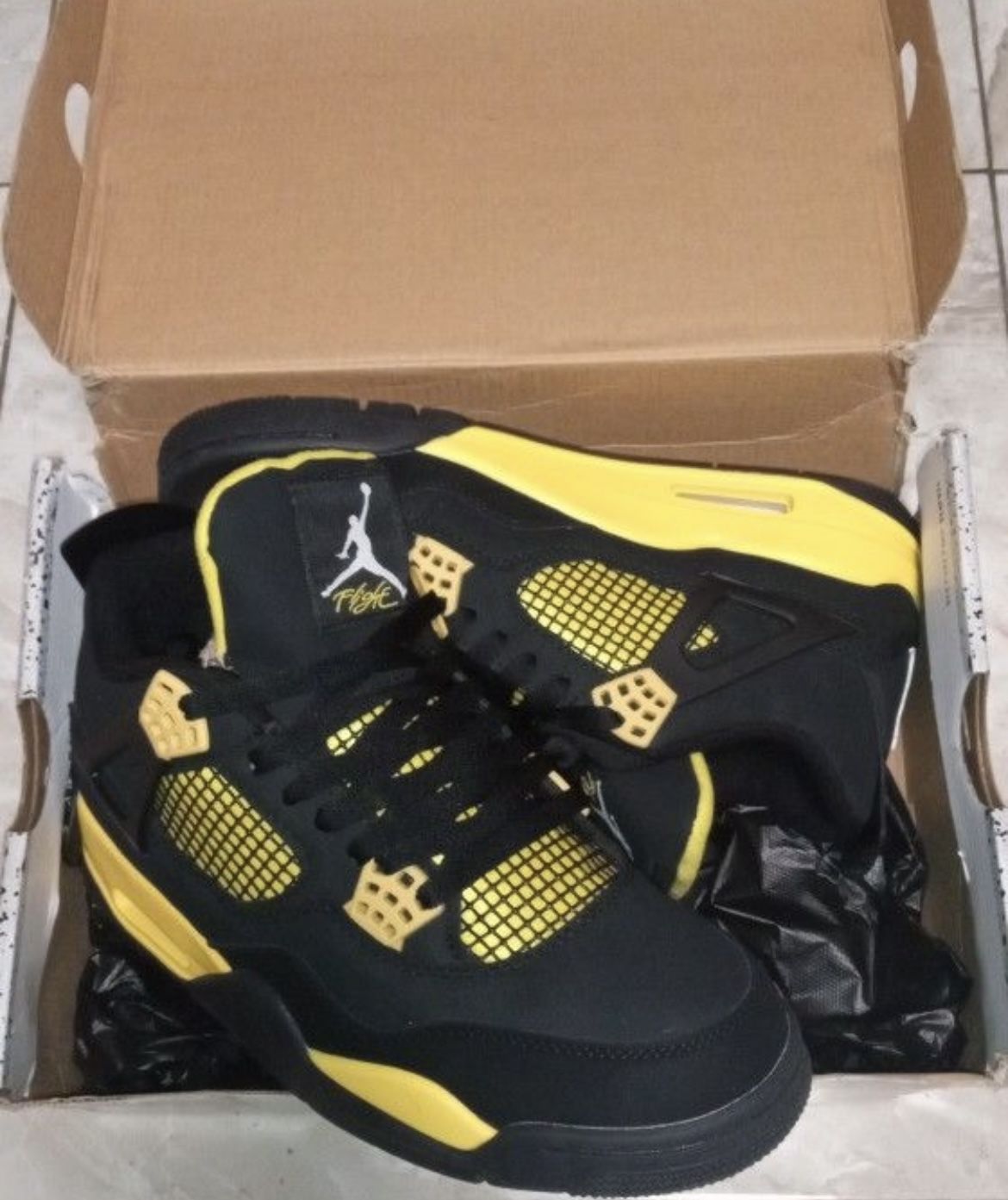 Thunder Jordan 4
