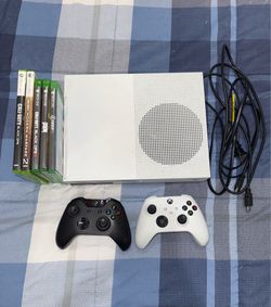 Xbox One S 1TB Bundle - 2 Controllers + 4 Games