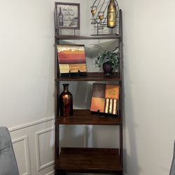 Decorative shelf
