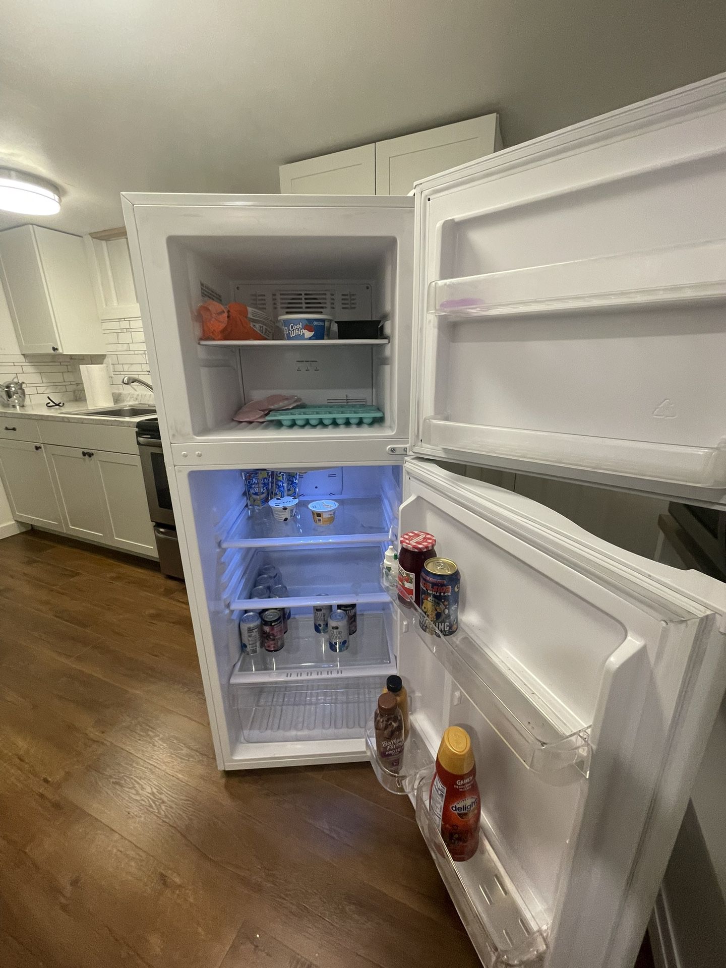 Haier  9.8 cu. ft. Top Freezer Refrigerator White