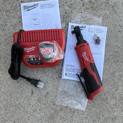 Milwaukee M-12 3/8 Ratchet  1.5AH Battery Pack With Charger. Toolkit