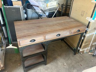 Vintage look desk