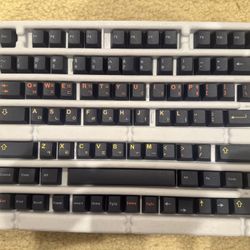 GMK Hallyu Base Set and Novelty Keycaps