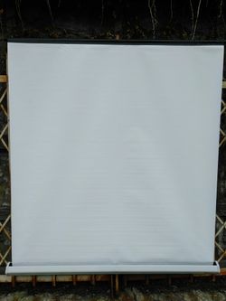 PROJECTOR SCREEN 60 X 60 READ DETAILS