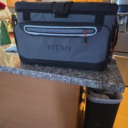 Titan Cooler Lunch Box