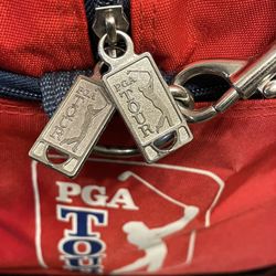 PGA TOUR Duffle Bag CLEAN Vintage. 4 Zippers, 3 Compartments. Shoulder Strap. Like New. Really. 