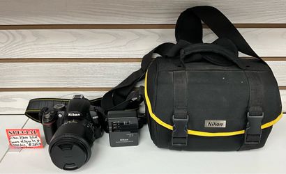 Nikon D3000 DSLR Camera W/ Sigma DC 18-250mm Lens W/ Battery & Charger