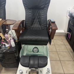 2 Pedicure Chairs / 2 Sillas Pedicure