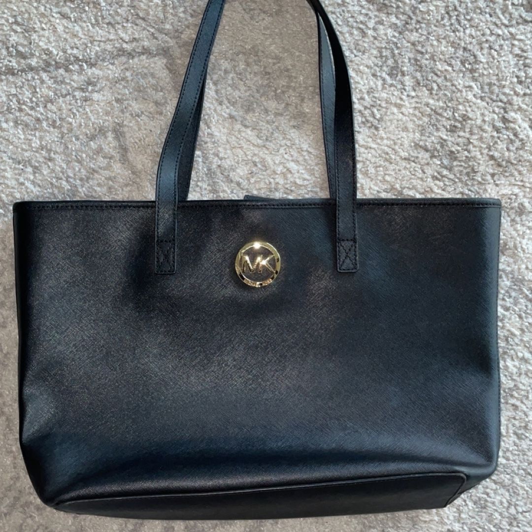 Michael Kors Hamilton Bag Medium for Sale in Queen Creek, AZ - OfferUp