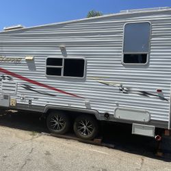 Sierra Sport Toy hauler 