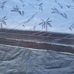 Brand New Queen Size Pillowtop Mattress Included Box Spring Free Delivery 