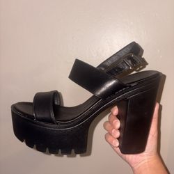 BLACK HEELS