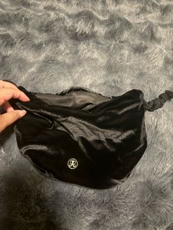 Anastasia black velvet bag