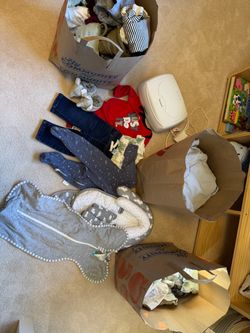 Newborn to 3 month clothes and items