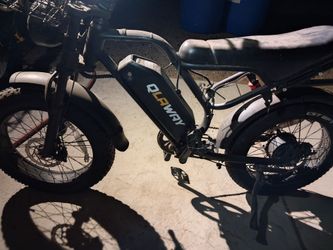 20" QLAWAY E bike is less than a year old