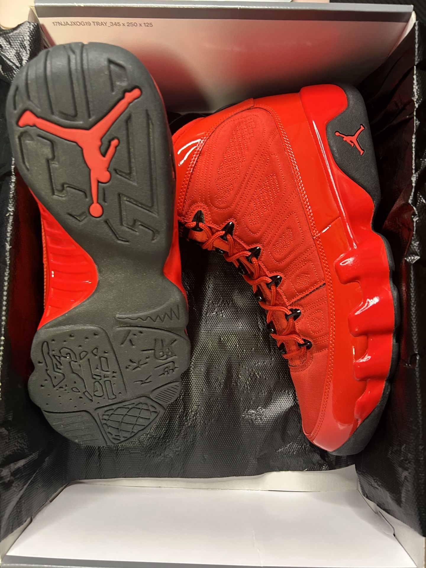 Jordan 9 Red Chile Size 9 New
