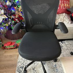 Brand New ZZH Mesh Office Chair with Lumbar Support