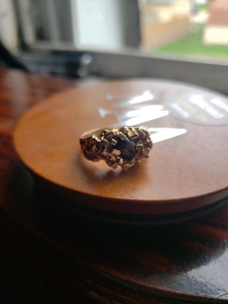 Black Sapphire 10k Solid Gold Nugget Ring With Diamond. 