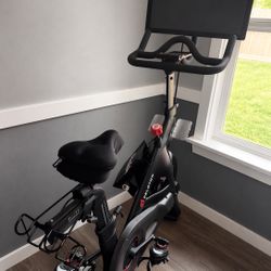 Peloton Bike – Excellent Condition + Extras