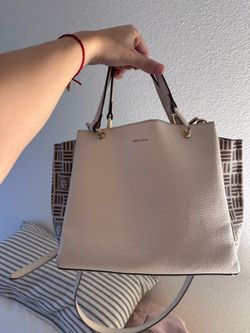 Beige medium purse
