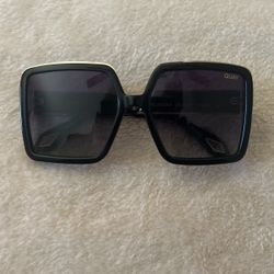 Black & Gold Quay Women’s Sunglasses 