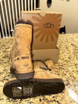 Ugg News Size 5 