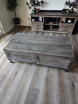 Free coffee table