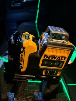 DeWalt 12V Green Beam Cross Line Laser Level