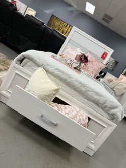 ✨️ Queen, Full, Twin beds Mattresses ✨️ Furniture Sectionals, Dining Avail