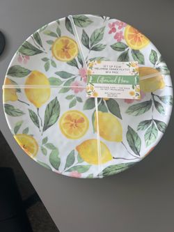 Plastic plates