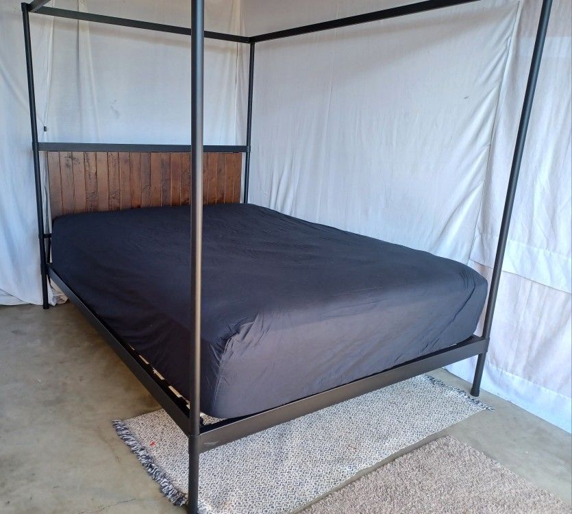 Queen Bed Frame. Base Tamaño Matrimonial