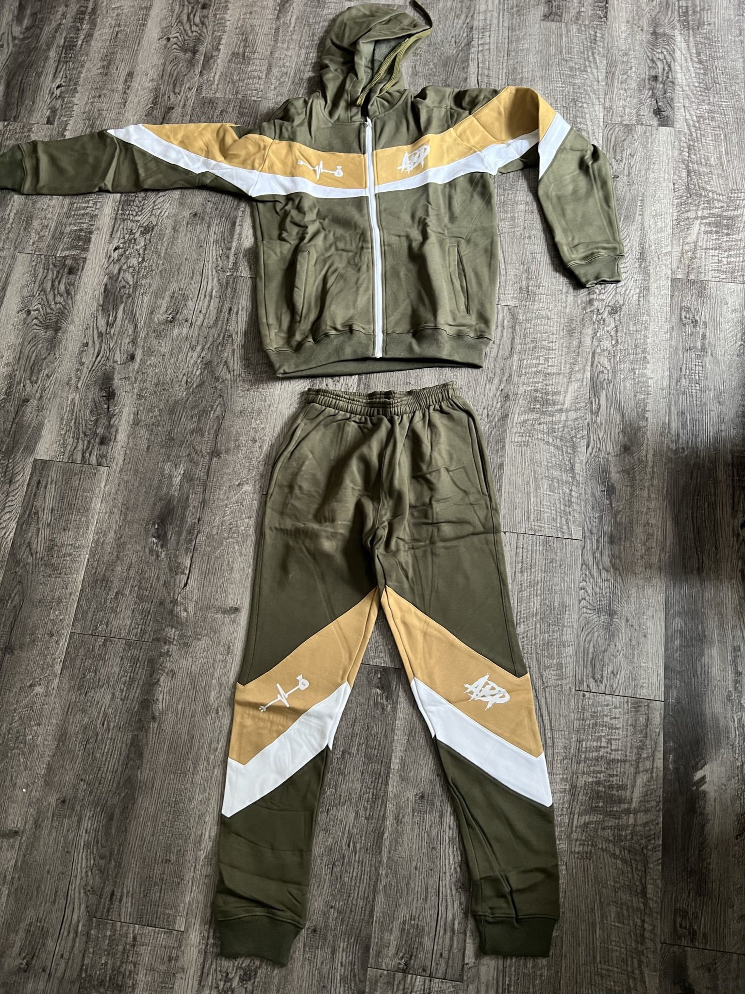 Men’s Sweatsuit