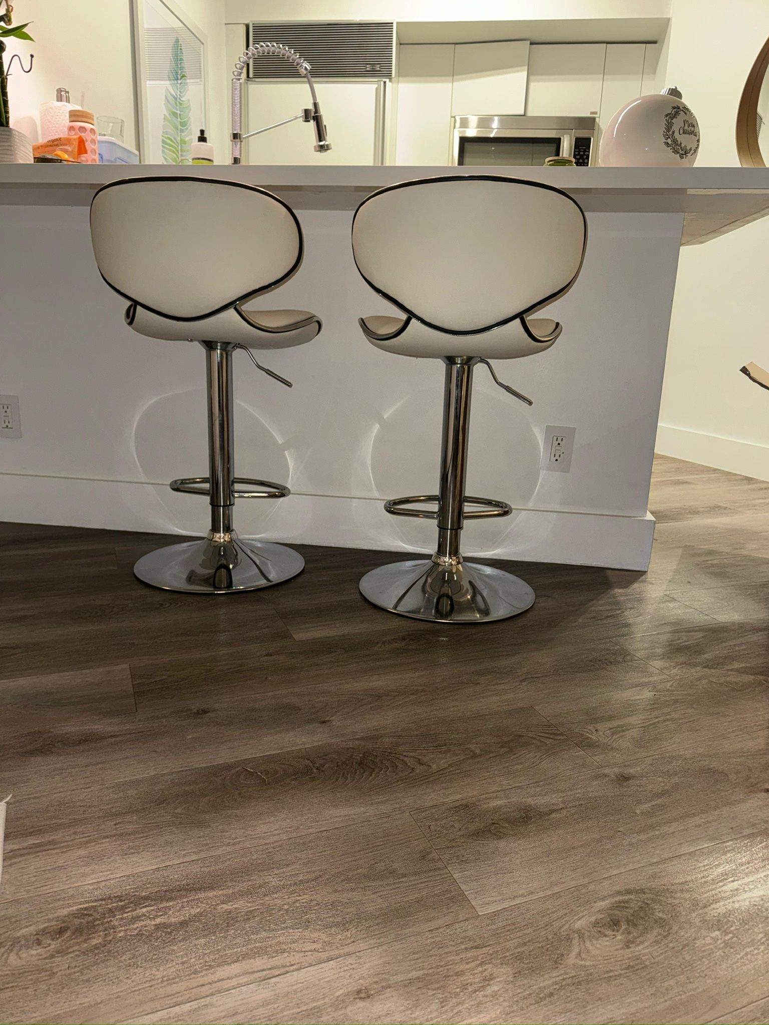 2 White Leather Bar Stools