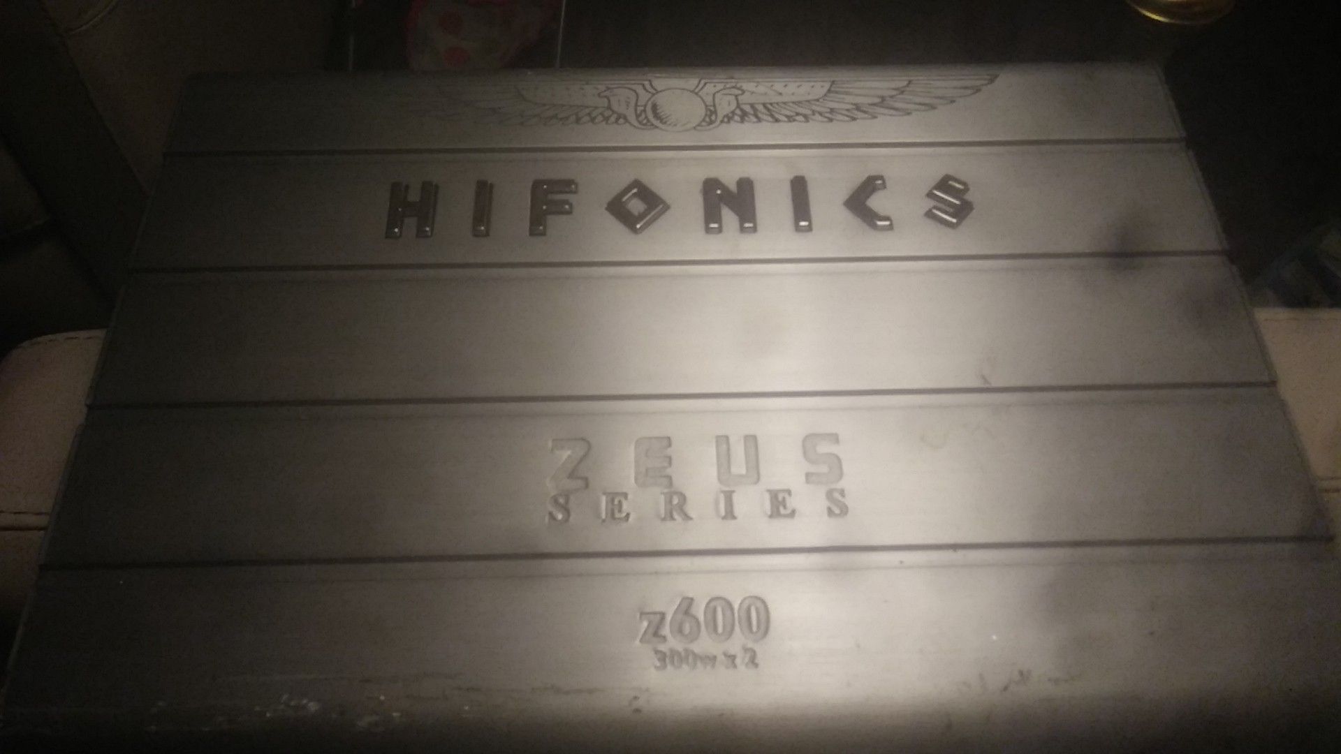 HIFONICS ZEUS Z600 AMPLIFIER
