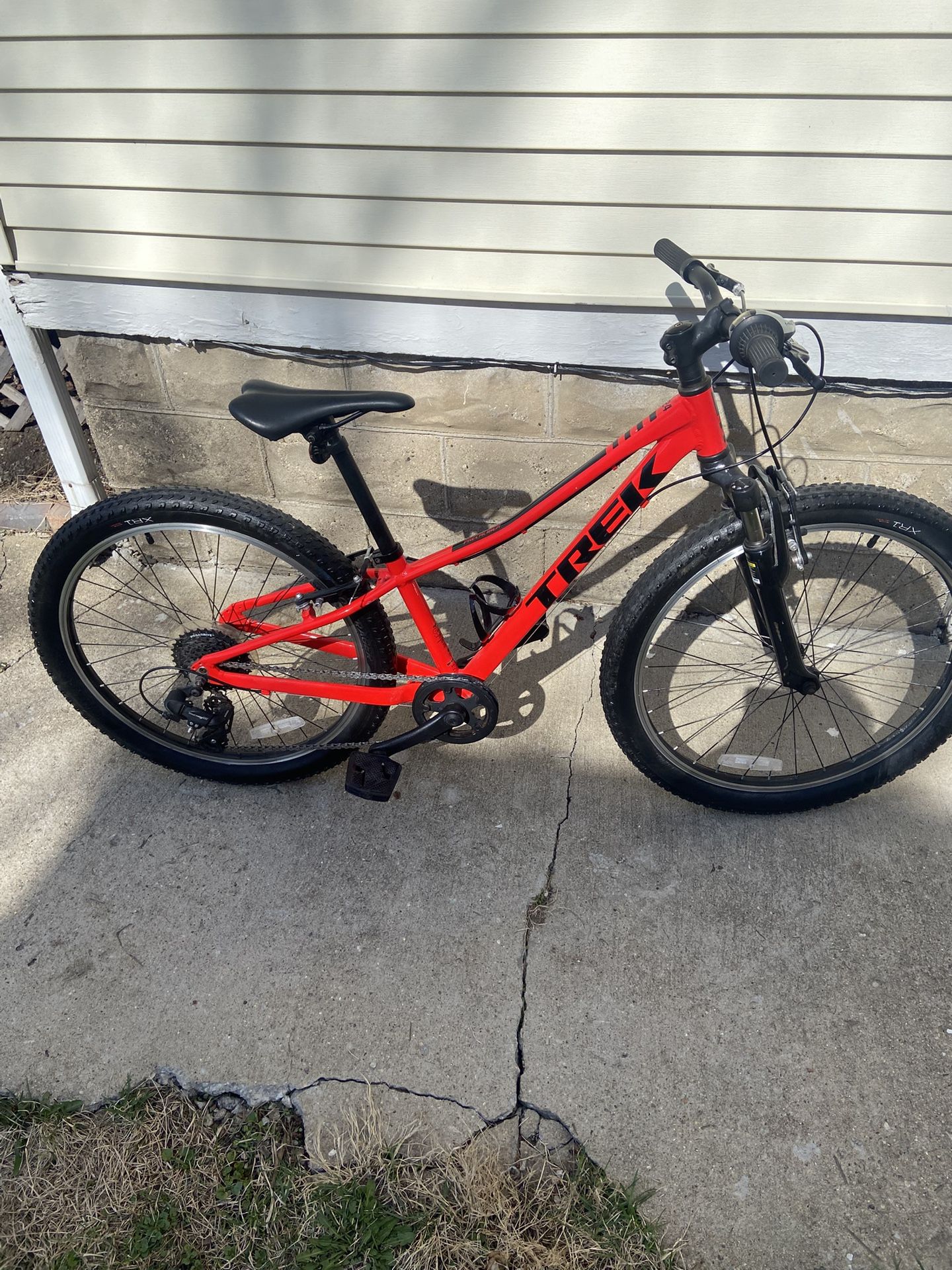 bike trek precaliber red 24 inch