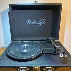 Retrolife Vinyl Record Player 3 Speed Suitcase Portable Turntable R609