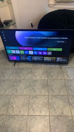 LG 55" 4K Smart TV UHD (55UR80) - Pristine w/ Original Box