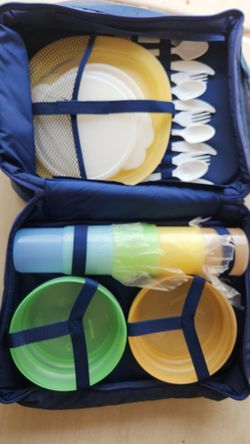 Tupperware Picinic Set