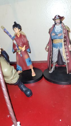 One piece statues