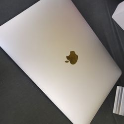 MacBook Pro i5 256gb