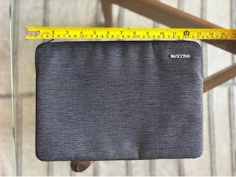 Incase CL60684 Slim Sleeve Durable 300D Heathered Weave Ecoya Eco-Dyed Poly Case for MacBook Pro Retina 13in - Heather Black