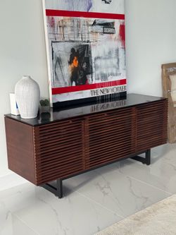 TV Stand 65x20x28